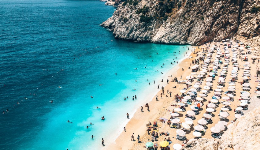 Antalya'da turist sayısı 4 milyonu geçti 